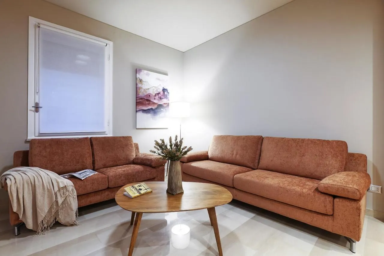 Contempora Apartaments - Elvezia 10A - Quadrilocale E6A Milan 0*,  Italy